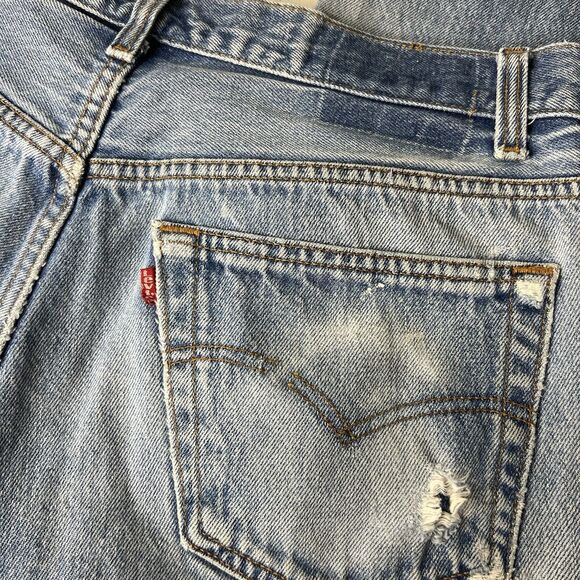 VTG Levis 501 Jeans Mens 32x32 90s USA Button Fly Distressed Patched Denim - Picture 9 of 12